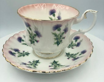 ROYAL ALBERT lavender THISTLE 4466 Teacup & Saucer Fine Bone China 4a-200