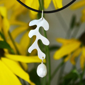 Matisse Blatt Halskette in Silber, Matisse Papier Ausschnitte Blatt Schmuck, Blatt Halskette, Blatt Anhänger, Geschenk für Sie, Perlen und Sterling Schmuck