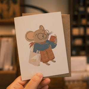 Grußkarte für Bücherwurm Maus | Snail Mail Karte, Thinking of You Karte, Blanko-Karten, gemütliche Karte, Hygge-Karte, süße Grußkarte, alltägliche Karte