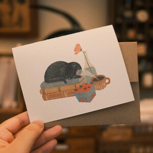 Kitty littéraire carte de vœux | Carte postale, Carte Pensée à vous, Cartes vierges, Carte confortable, Carte Hygge, Carte chat, Jolie carte de voeux