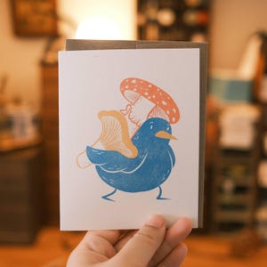 de voeux d'oiseau de butinage de champignon | Carte postale, Carte Pensée à vous, Cartes vierges, Carte confortable, Carte Hygge, Jolie carte de voeux