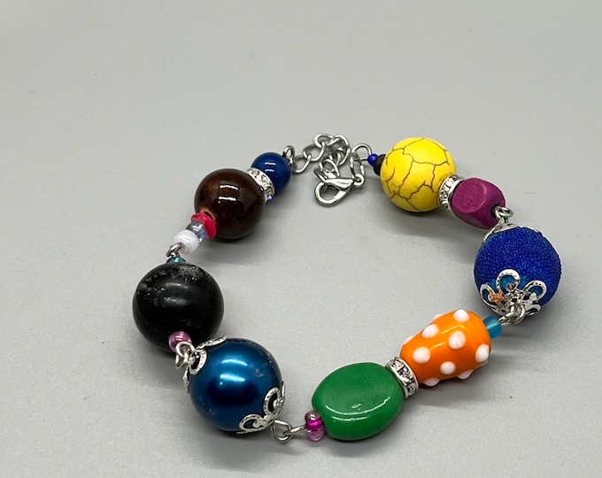 Women’s Colorful Chunky Bead Bracelet, Eye-Catching Bracelet, Statement Bracelet, Unique Handmade Wire-Linked, Whimsical Bracelet Women’s