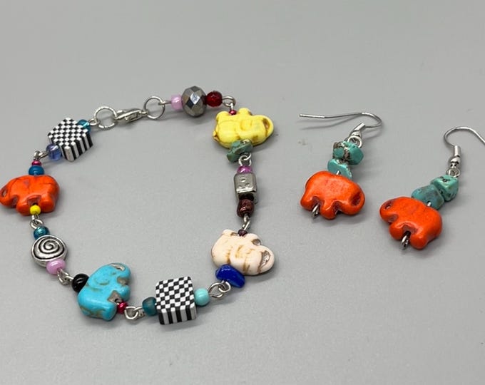 Colorful Semi-Precious Stone Elephant Bracelet and Matching Earrings, Whimsical Style, Colorful Carved Elephants, Multicolor Beaded Bracelet