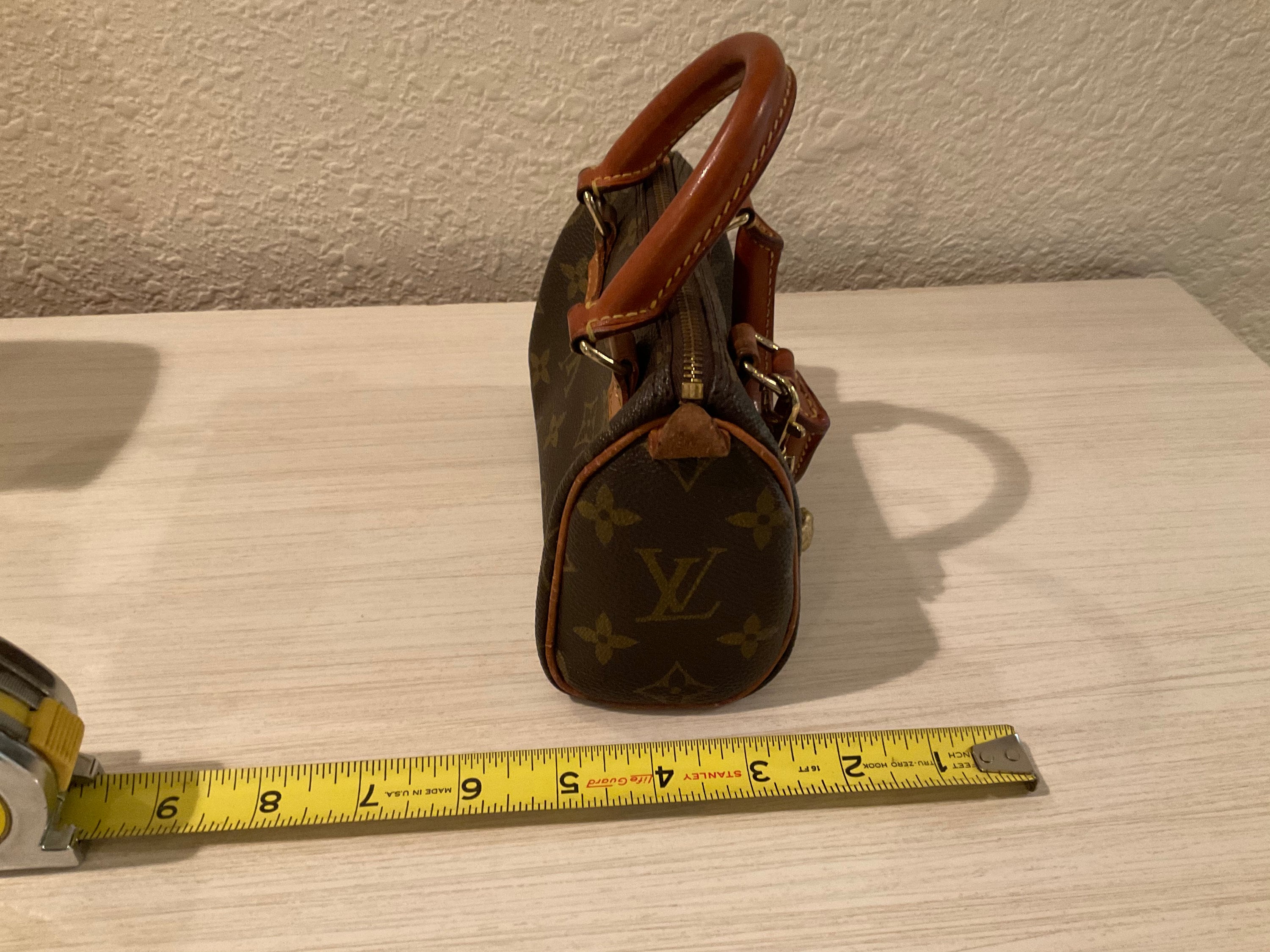 90's Louis Vuitton Mini Speedy with Push lock Closure - Shop Quirk