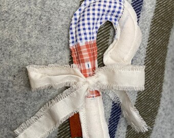 Gequiltete Zuckerstange: Vintage Cutter Quilt Weihnachtsdekoration