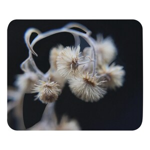 Monochrome flower Mouse pad