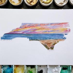 US Bundesstaat North Carolina Umriß Karte Kunstdruck Sonnenuntergang Sonnenaufgang The Outer Banks Beach Ozeanwellen Landschaft Aquarell Malerei Nationalpark
