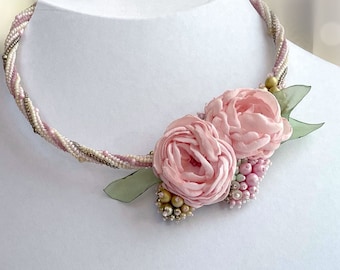 Handmade vintage necklace with roses and beads, bead embroidered artwork, rose necklace, wedding necklace, bride, bridesmaid neckpiece