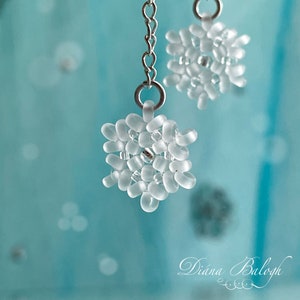 Snowflake drop earrings beading tutorial and pattern by Diana Balogh