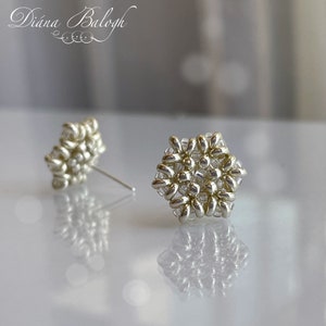 Silver snowflake beaded earrings tutorial and pattern ear studs