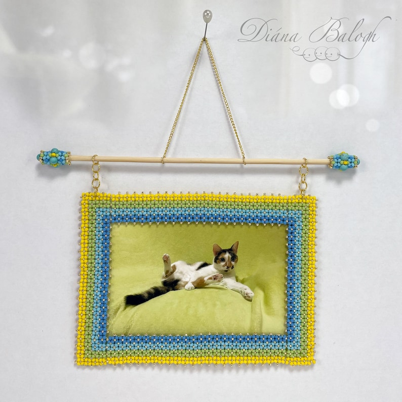 Beading pattern and tutorial Flat Chenille Stitch® Picture Frame and Flat Chenille Stitch® bracelet, beaded picture frame pattern image 1