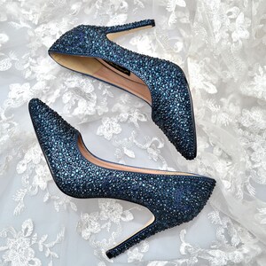 Dark navy hotsell blue pumps