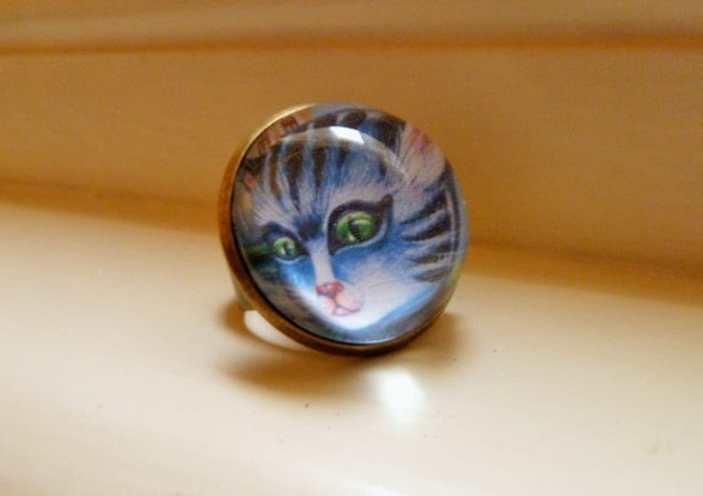 Sad Kitty antique bronze color. Cat adjustable ring