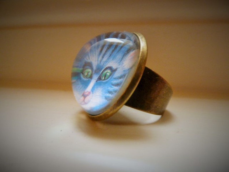 Sad Kitty antique bronze color. Cat adjustable ring