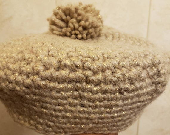 Chunky Beige Beret With Gold Accents and Pom-pom - Etsy display picture 3