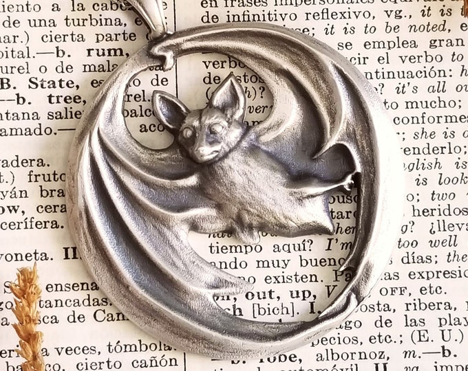 Sterling Silver Bat Necklace, Bat Jewelry, Art Nouveau Necklace, Nature Inspired Jewelry, Witchy Gifts for Her, Goth Accessories, bat-P