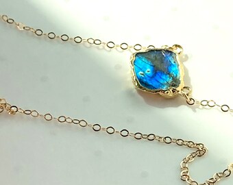 Collar colgante bañado en oro de 14k galvanizado.