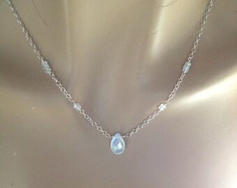 arco iris Moonstone collar colgante piedra preciosa cadena de plata de ley delicada femenina iridiscente flash briolette capas piedra de nacimiento junio