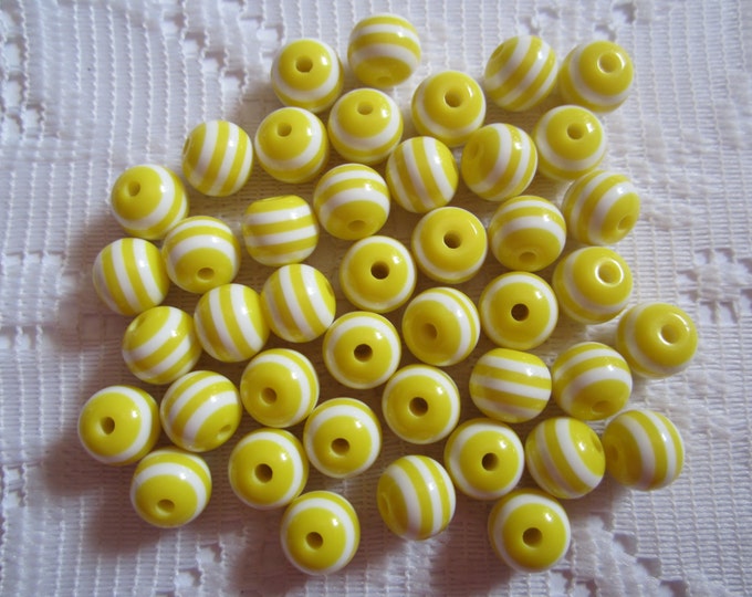 25 White /& Lemon Yellow Striped Round Resin Acrylic Beads 6mm