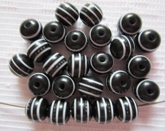 10  Black Grey /& White Thin Striped Round Acrylic Resin Beads  12mm