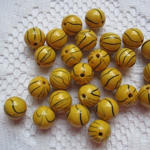 16 Yellow & Black Striped Round Acrylic Beads  10mm
