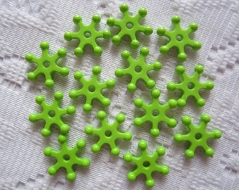 25  Lime Green Acrylic Sprocket Snowflake Star Beads 16mm