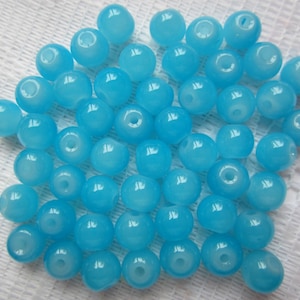 24 lindas contas de vidro redondas de opala azul turquesa 8 mm