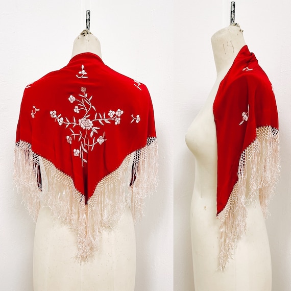 1900s - 1910s Red Silk w White Embroidered Flower… - image 1