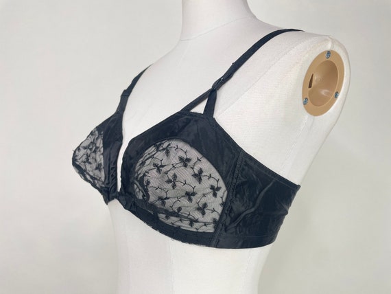 Exquisite Form Fully Soft Cup Bra With Embroidered Mesh - Nude