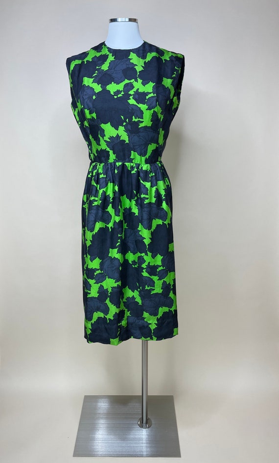 1950s-1960s Lime Green & Black Floral Pure Silk S… - image 2