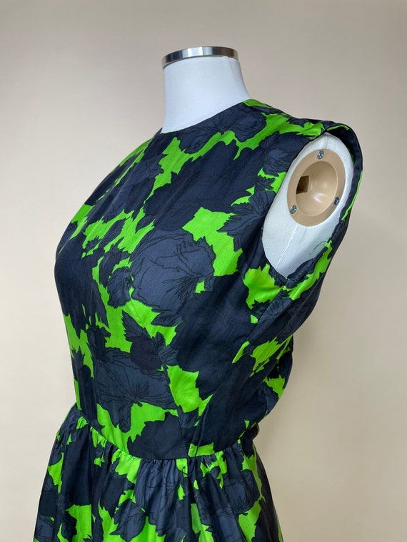 1950s-1960s Lime Green & Black Floral Pure Silk S… - image 6