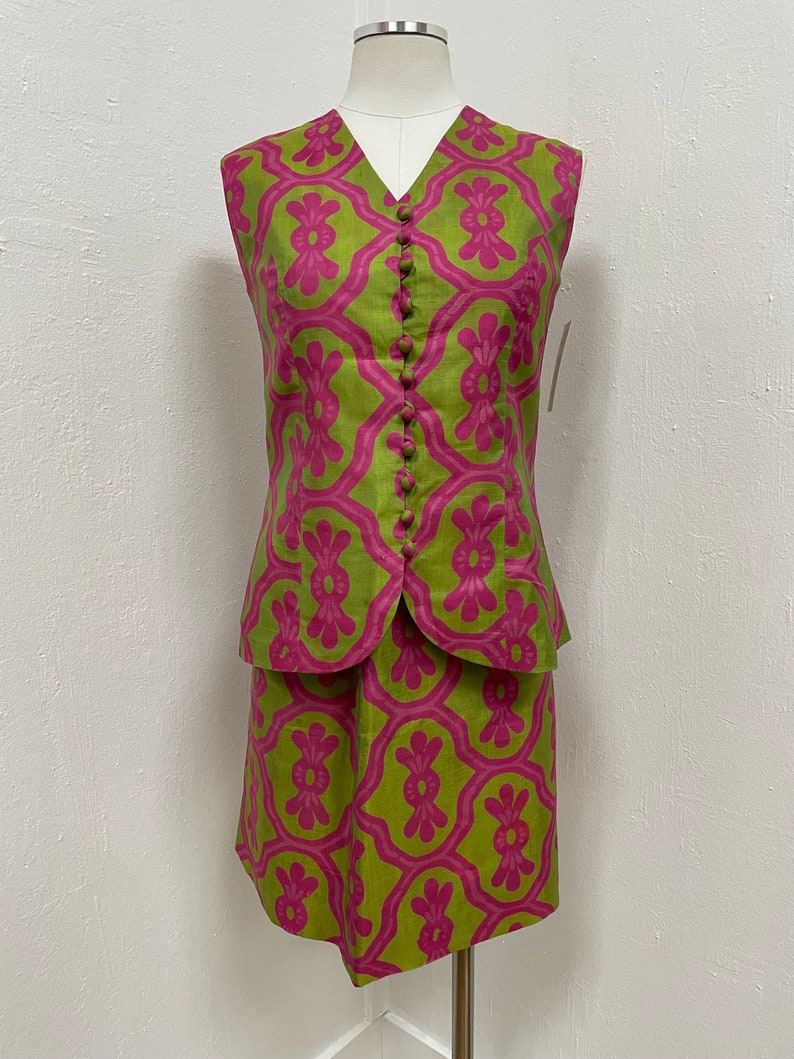 Chemisier en soie fait main à imprimé abstrait rose vif et vert citron des années 1960/1990 avec tailleur jupe assortie XS Vintage, Deee-Lite, Groovy, Rétro image 4