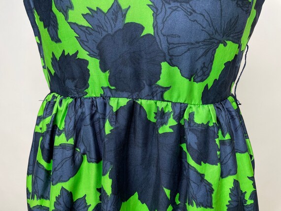 1950s-1960s Lime Green & Black Floral Pure Silk S… - image 8