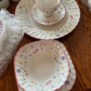 Johnson brother summer chintz set
