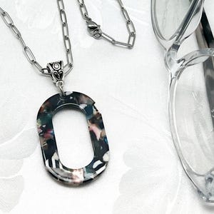 Eyeglass Loop Necklace Chain, Multi color Acetate Ring Glasses Necklace, Sunglasses Chain, Reading Glasses Chain, Eyeglass Lanyard, Gift Box