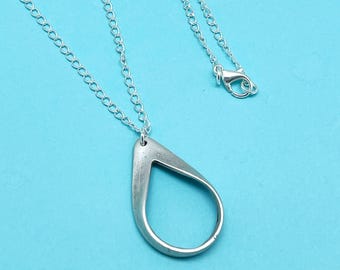 Silver Plated Eyeglass Holder Necklace: Elegant Reading Glasses Chain