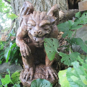 Creature gargoyle Statue