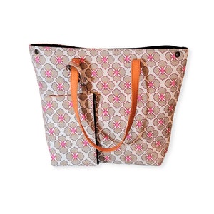 Handmade Designer Handbag, Large Tote Bag, Floral Beach Tote, Summer Fabric Shoulder Bag with Detachable Wristlet Pouch, Mother&#39;s Day Gift