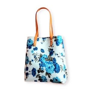 Handmade Designer Handbag, Large Tote Bag, Floral Beach Tote, Summer Fabric Shoulder Bag with Detachable Wristlet Pouch, Mother&#39;s Day Gift