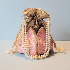 Pochette rose clair, sac perlé de perles florales blush , sac à main de soirée de soirée, sac rose Zardozi Potli, sac de mariage indien pakistanais Desi