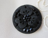 0405 - Beautiful 3-Leaf Clover Imitation Fabric Black Glass 1800 39 s Button, 1-3 16 quot , 4-Way Box Shank, Needle Grooves