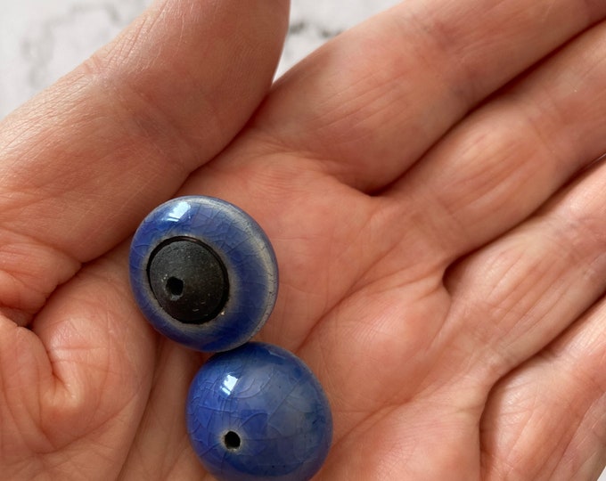 2 grosses perles en céramique bleu, perles artisanales