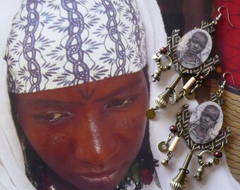 Boucles d'oreilles ethniques Africaines, Bijoux nomades Afro bohème, Pendentif artisanal, portrait africain, tribal, sepia, Fujigirls