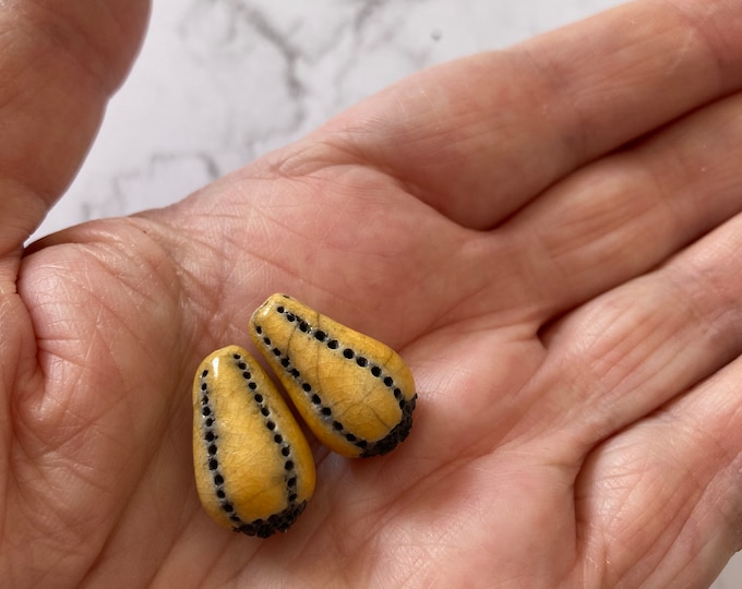 2 grosses perles en céramique jaune, perles artisanales