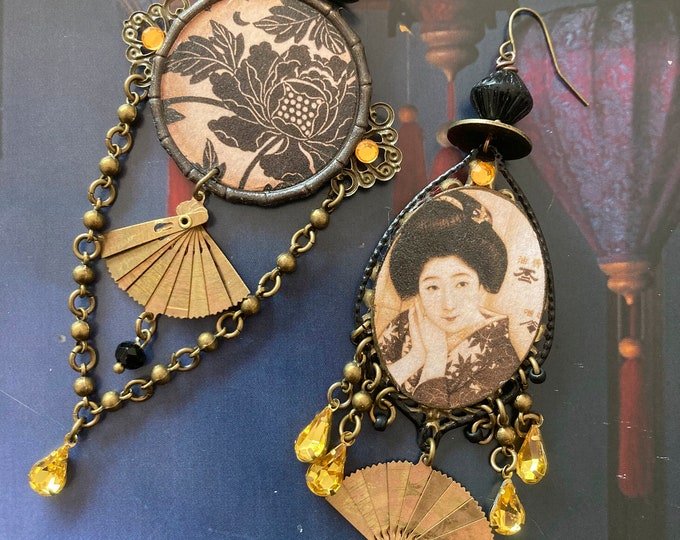 Boucles d'oreilles Japonaises portrait de geisha sépia, Pendentif artisanal, look vintage, bijoux bohèmes Nippons, Geiko, Japon, Pivoine