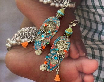 Boucles d'oreilles bohèmes gipsy hippie chic, style tribal hindou, bijoux ethniques indien, folklorique, breloques hamsa, créateur Fujigirls
