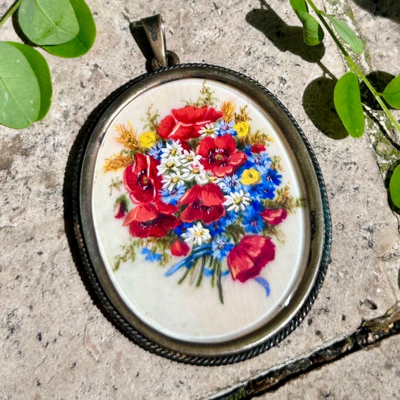 Antique Victorian Hand Painted Bouquet Pendant, S… - image 2