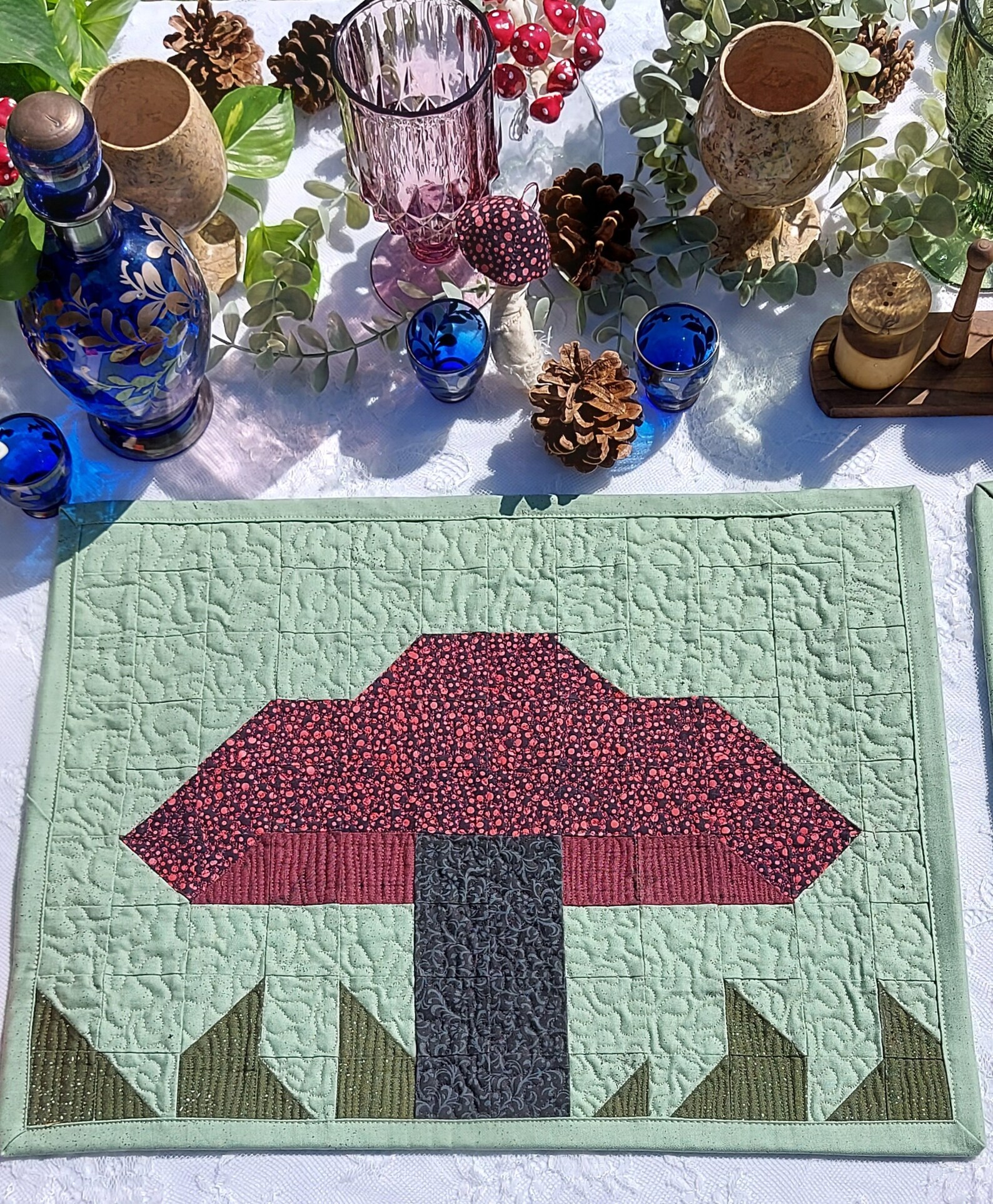 Cozy Mushrooms Quilted Table Runner NCU0DV1521