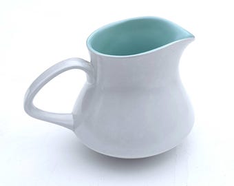 ヴィンテージ プール陶器 デルフィス花瓶 - 燃えるような赤、オレンジ