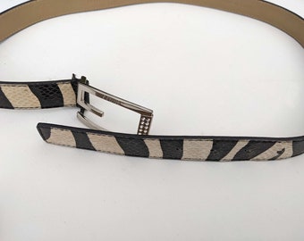 Stunning vintage Guess belt, snakeskin like surface, faux leather with b/w print and 'G' buckle. A great Christmas gift, reduced in price!